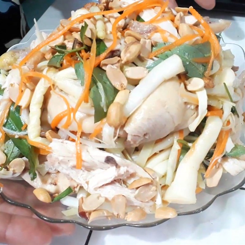 Gỏi bồn bồn tôm thịt gà xé nh&igrave;n l&agrave; đ&atilde; muốn thưởng thức ngay