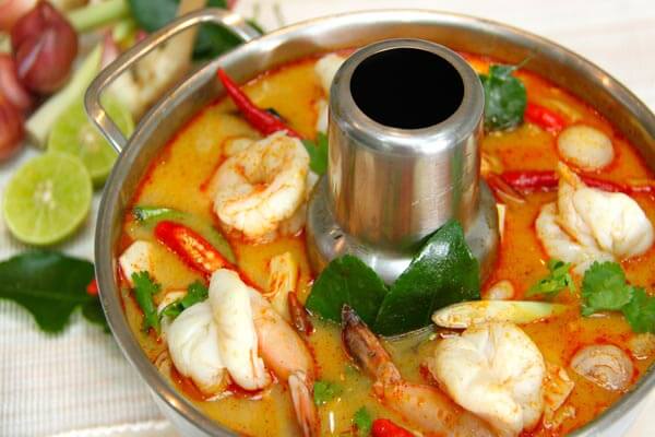 Du lịch Thái Lan thưởng thức lẩu tom Yum