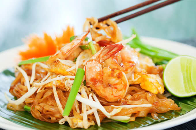 Du lịch Thái Lan thưởng thức món Pad thái