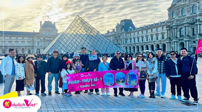 Bảo tàng Lourve (tham quan chụp hình bên ngoài)