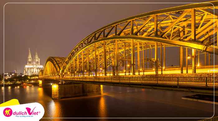 toa-thi-chinh-frankfurt-duc-du-lich-viet