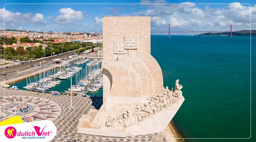Discovery Monument