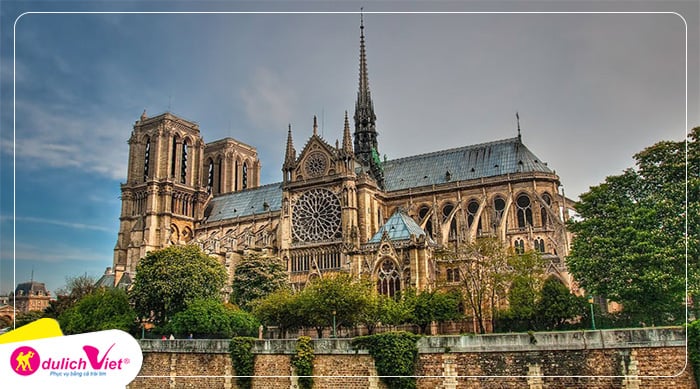 nha-tho-notre-dame-phap-du-lich-viet