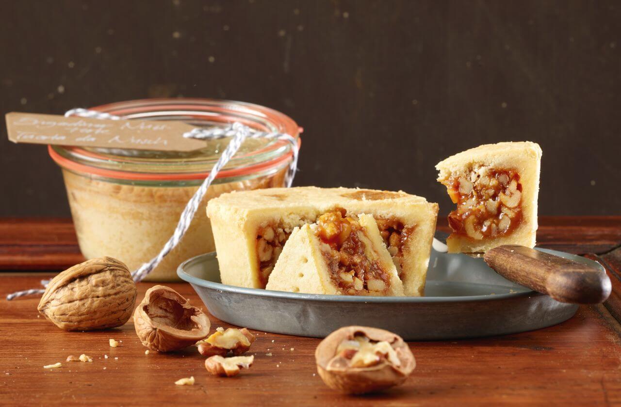 Bánh truyền thống Bűndnernusstorte