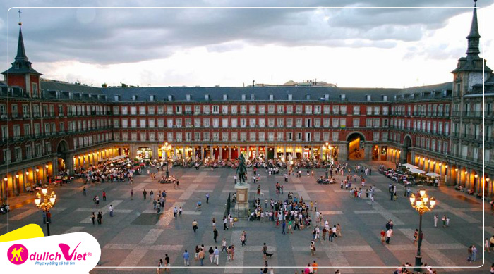 Puerta-del-Sol-nhin-tu-tren-khong-xuong-du-lich-viet