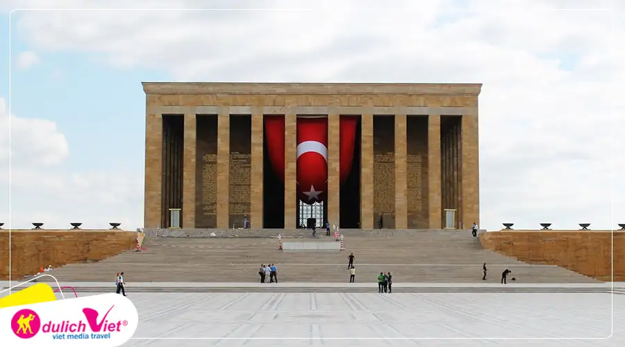 Du lịch Thổ Nhĩ Kỳ tham quan Quảng trường Ataturk Mausoleum