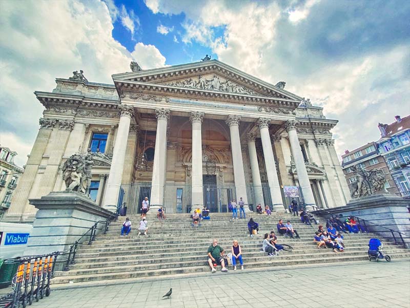 Bourse – Từ trung tâm tài chính đến điểm hẹn văn hóa.