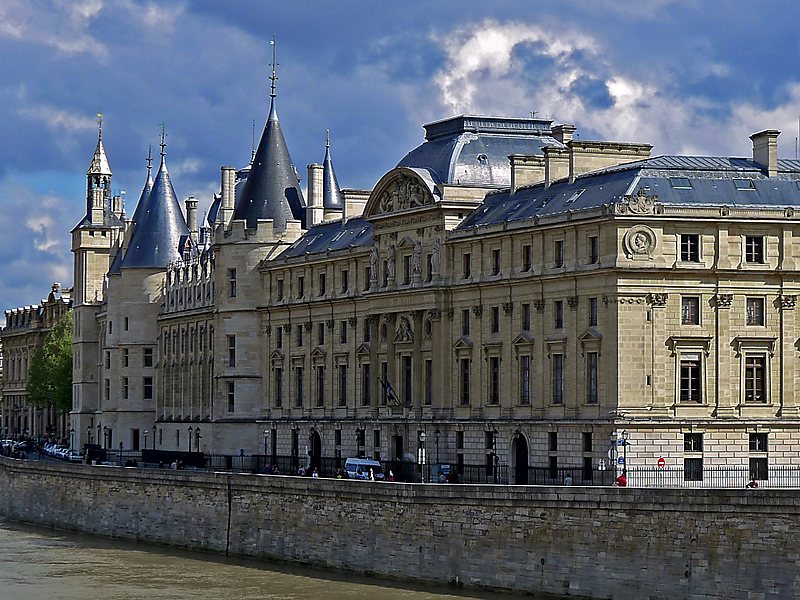 Palais de Justice – Biểu tượng kiến trúc hùng vĩ của Brussels.