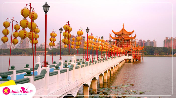 Hồ Sen Xuân Thu Các