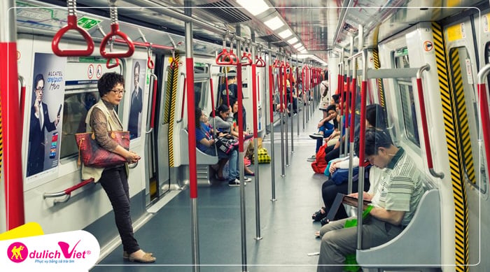Du lịch Đài Loan mùa Thu trải nghiệm tàu điện ngầm Formosa Boulevard