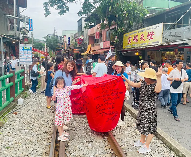 TOUR ĐÀI LOAN MÙA THU 6N5Đ | ĐÀI BẮC - ĐÀI TRUNG - CAO HÙNG