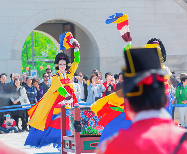 Du lịch Lễ 30/4 - Tour Du lịch Hàn Quốc Seoul - Lotte Word - Đảo Nami từ Sài Gòn 2025