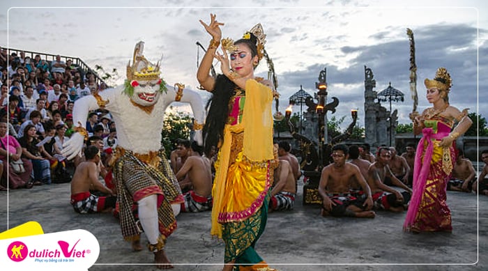den-Uluwatu-Temple-du-lich-viet