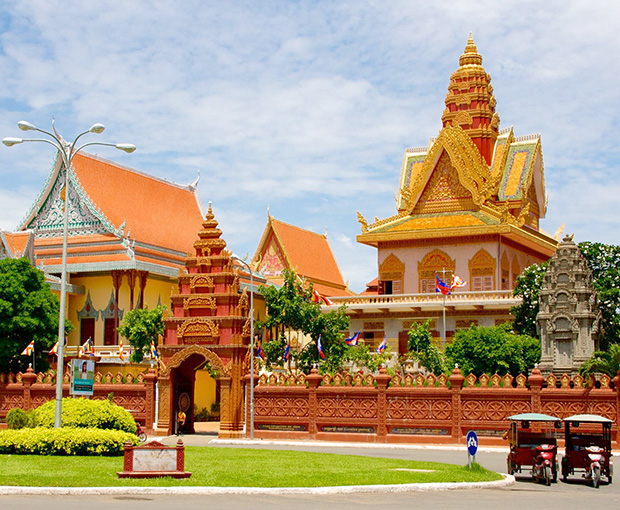 Du lịch Lào mùa Thu - Vientiane - Luang Prabang từ Sài Gòn 2025