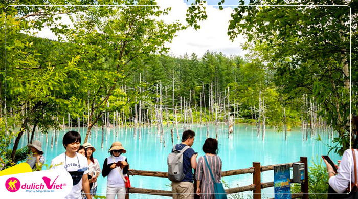 Blue-Pond-du-lich-viet