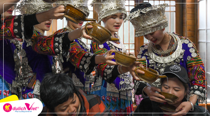 tiec-truong-long-du-lich-viet