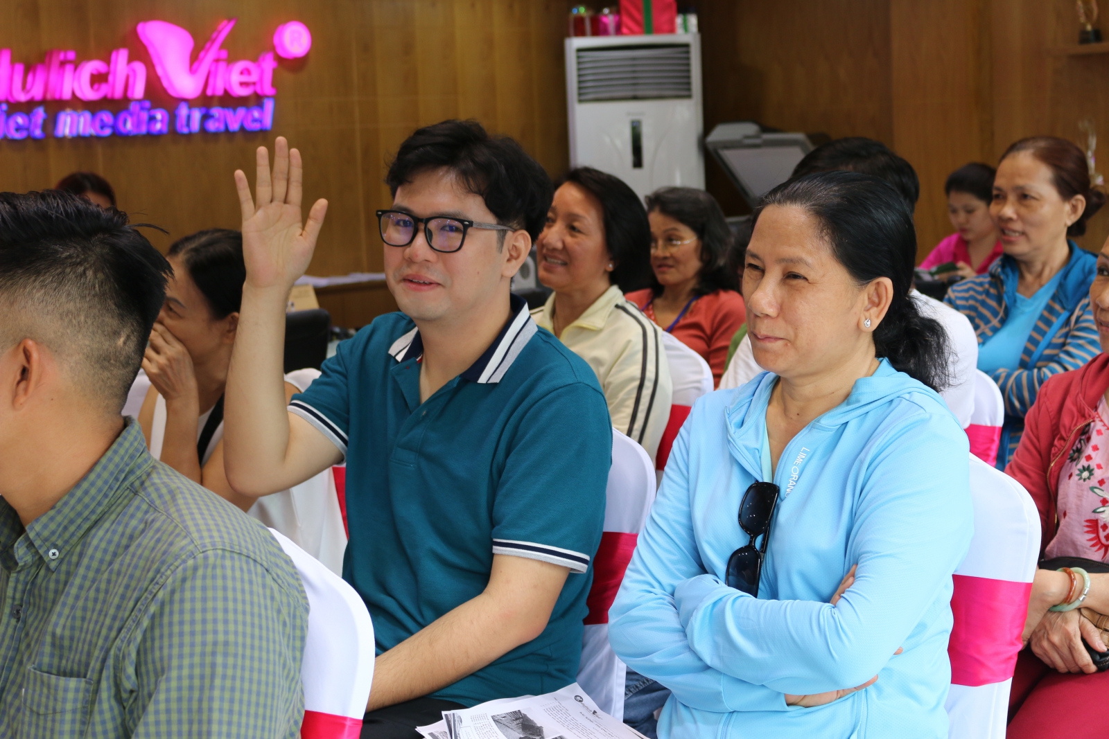 khách hàng Du Lịch Việt