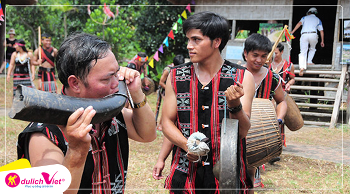 Làng dân tộc Kờ Tu