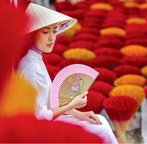Du lịch Lễ 30/4 - Tour Đà Nẵng - Làng Hương Thuỷ Xuân - Hội An - Huế từ Sài Gòn 2025