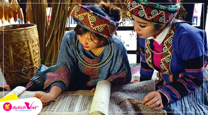 cong-troi-quan-ba-du-lich-viet-1