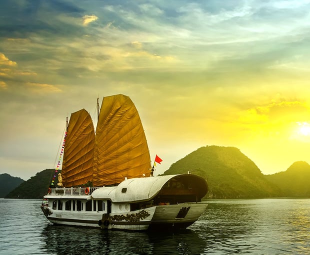 Du lịch miền Bắc Hè - Vịnh Hạ Long - Tràng An - Sapa - Tour tiết kiệm từ Sài Gòn 2025