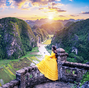 Du lịch Hè Tour Hà Nội - Yên Tử - Hạ Long - Tràng An - Sapa bay Vietnam Airlines từ Sài Gòn