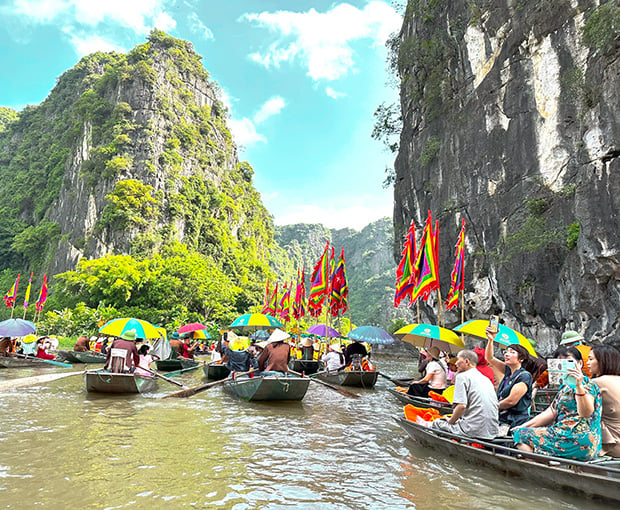 Du lịch miền Bắc mùa Thu - Hà Nội - Mai Châu - Mộc Châu - Ninh Bình từ Sài Gòn 2025