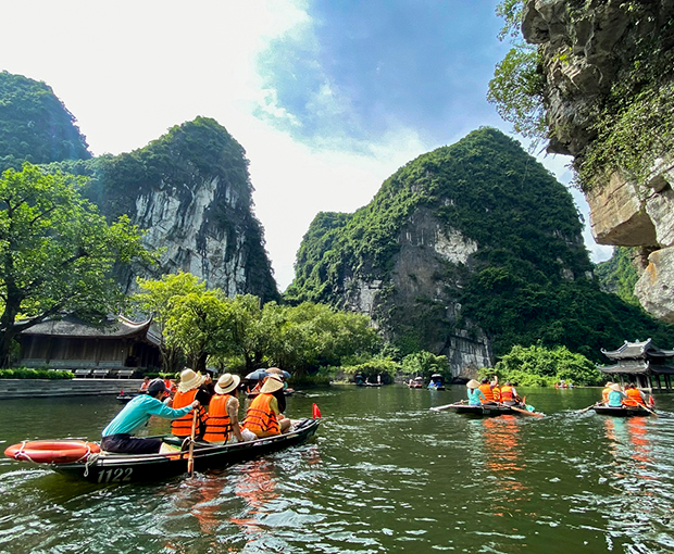 Du lịch Miền Bắc Hà Nội - Bái Đính - Tràng An 1 ngày từ Hà Nội