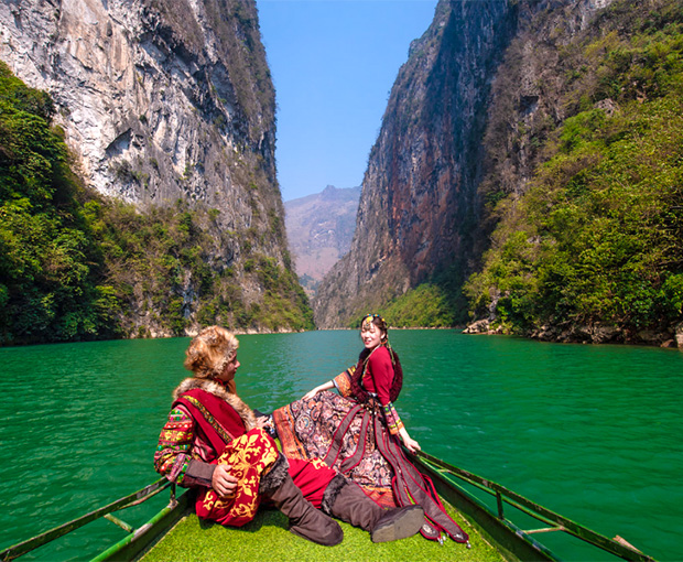 Du lịch Lễ 30/4 - Tour Du lịch Đông Bắc - Hà Nội - Quản Bạ từ Sài Gòn 2025