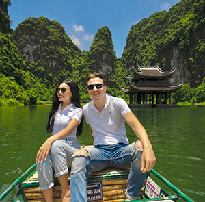 Du lịch Lễ 30/4 - Tour Hà Nội - Hạ Long - Ninh Bình - Tràng An từ Sài Gòn 2025