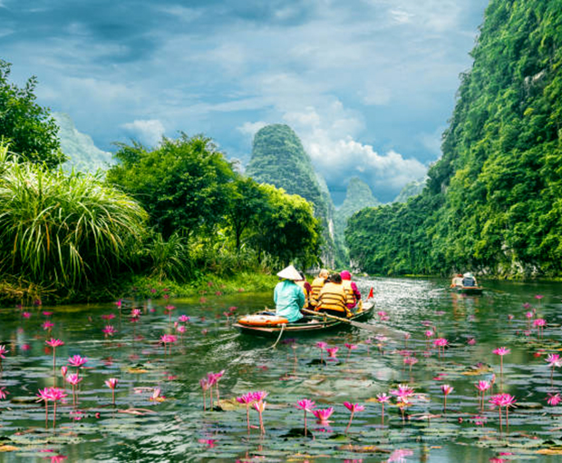 Du lịch Hà Nội - Yên Tử - Hạ Long - Bắc Ninh - Đền Đồ - Ninh Binh - Tràng An - Sapa từ Sài Gòn 2025