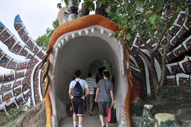Thủy cung Trí Nguyên với kiến trúc độc đáo hình con tàu