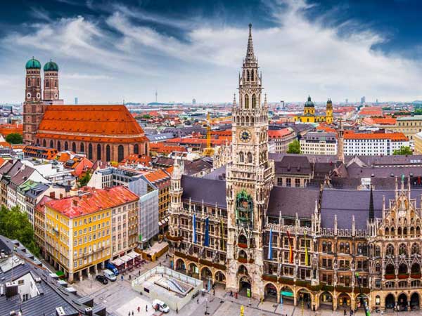 Munich nổi tiếng với các khu phố cổ và những tòa nhà đẹp