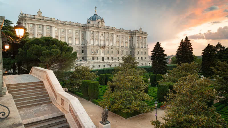 Cung điện Hoàng gia Madrid