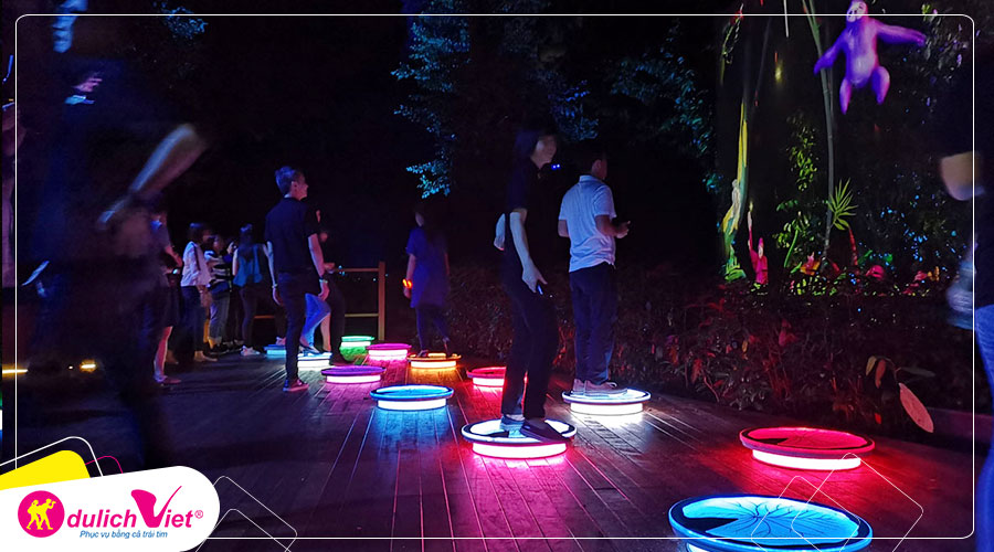 Free and Easy - Vé Rainforest Lumina tại vườn thú Singapore