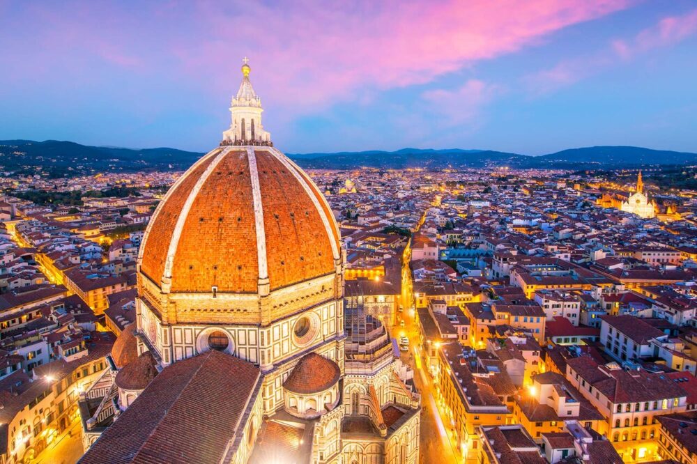 Toàn cảnh thành phố Florence với mái vòm Duomo nổi bật