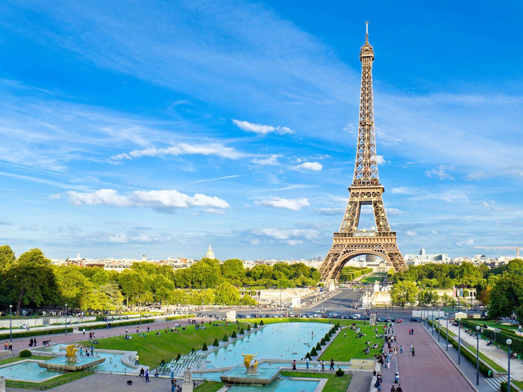Tháp Eiffel - Biểu tượng của nước Pháp