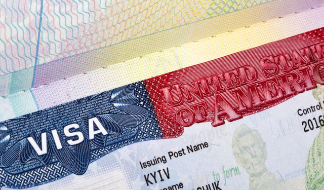 Visa Mỹ có khó không? Giải mã ý nghĩa các dấu sao trên visa