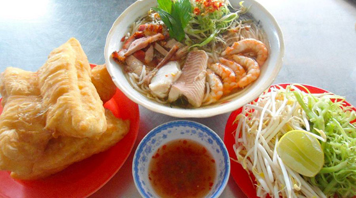 Bún nước lèo ẩm thực Sóc Trăng