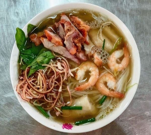 Bát bún nước lèo hấp dẫn