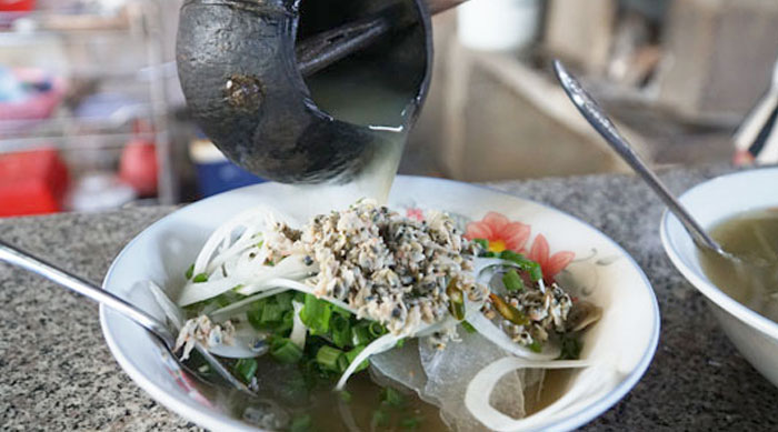 Thưởng thức canh don Quảng Ng&atilde;i