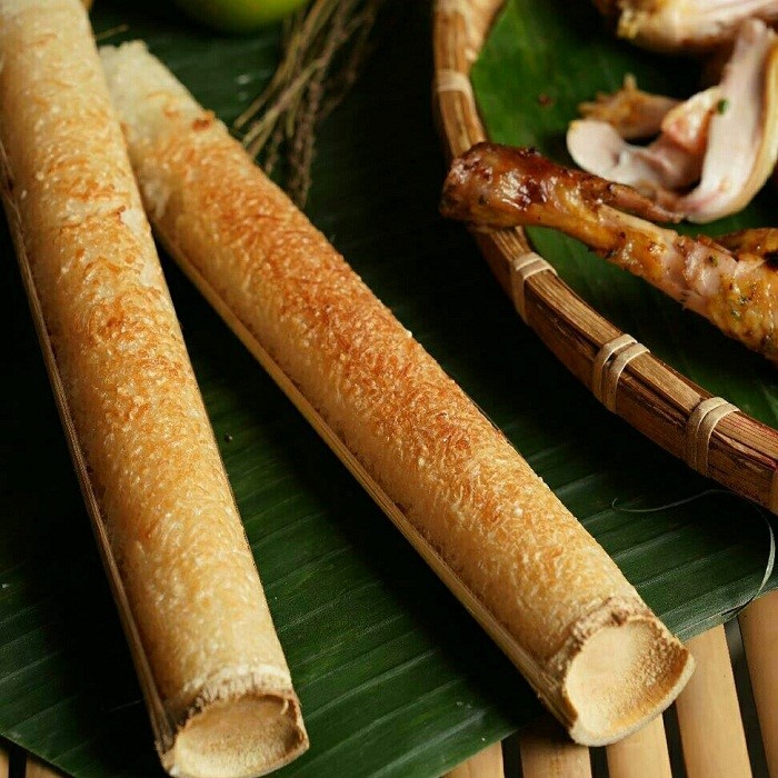 Ống cơm lam được l&agrave;m từ nếp nương v&agrave; nước suối tinh khiết