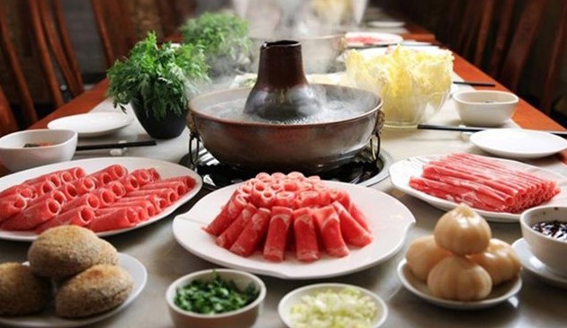 Điểm đặc biệt tạo nên sức hút của lẩu Tứ Xuyên chính là sự hòa quyện hoàn hảo giữa vị cay nồng và vị tê đặc trưng