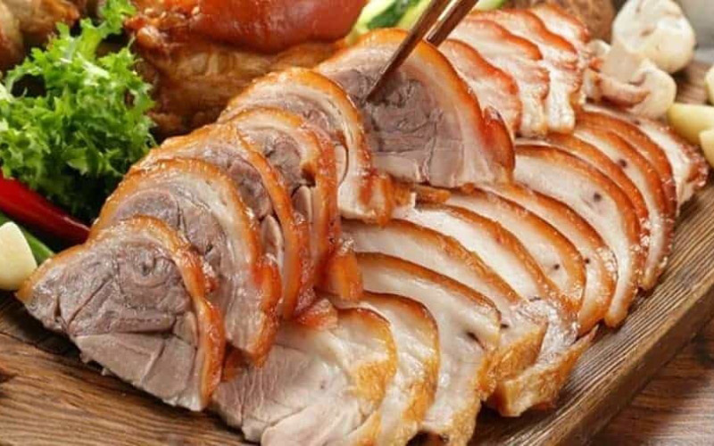 Kh&aacute;m ph&aacute; hương vị của đặc sản lợn cắp n&aacute;ch Lai Ch&acirc;u