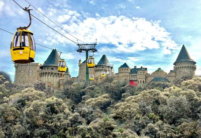 Đi cáp treo Bà Nà Hills