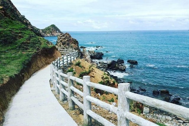 Một góc thân quen tại bãi biển Eo Gió