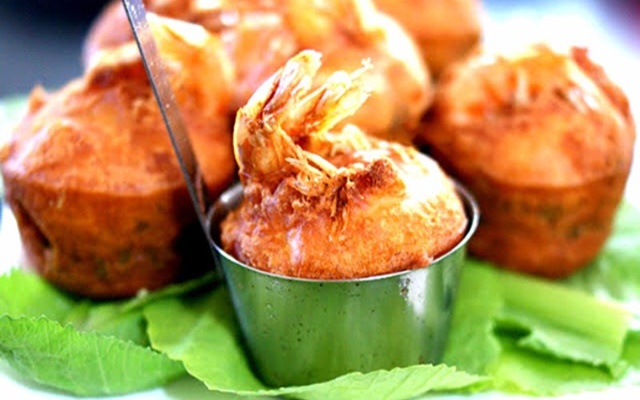 Thưởng thức bánh cống đặc sản Sóc Trăng
