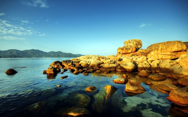 Check in tại Hòn Chồng Nha Trang