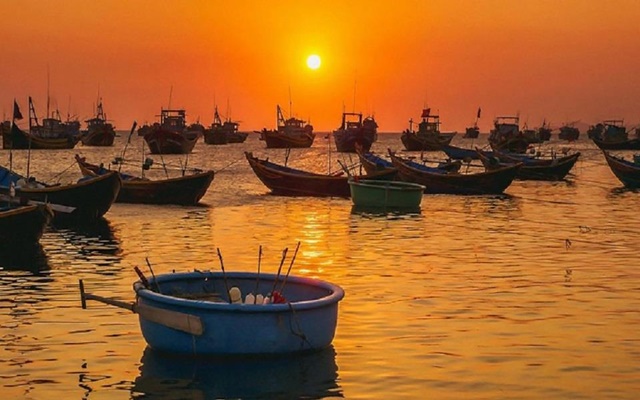 Chiêm ngưỡng cảnh bình minh và hoàng hôn tại làng chài Mũi Né