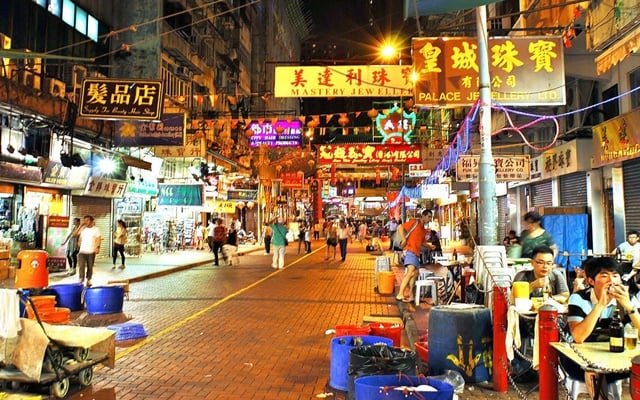 Khám phá chợ đêm Feng Chia nhộn nhịp